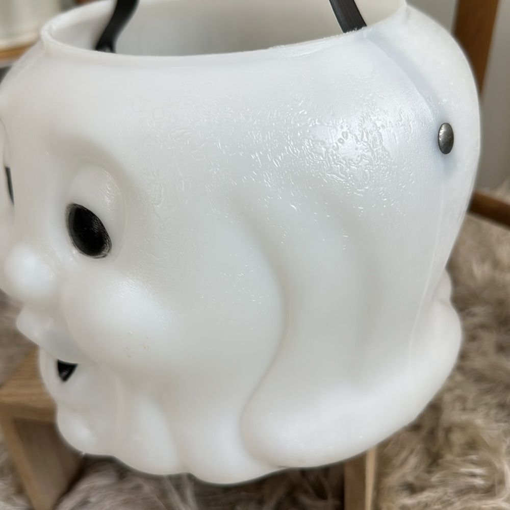 Vintage Ghost‎ Blow Mold White Ghost
Candy Pail Halloween Bucket Decor - Picture 4 of 17